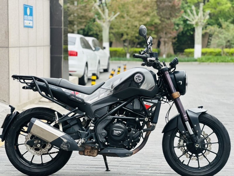 二手贝纳利幼狮 Leoncino 250