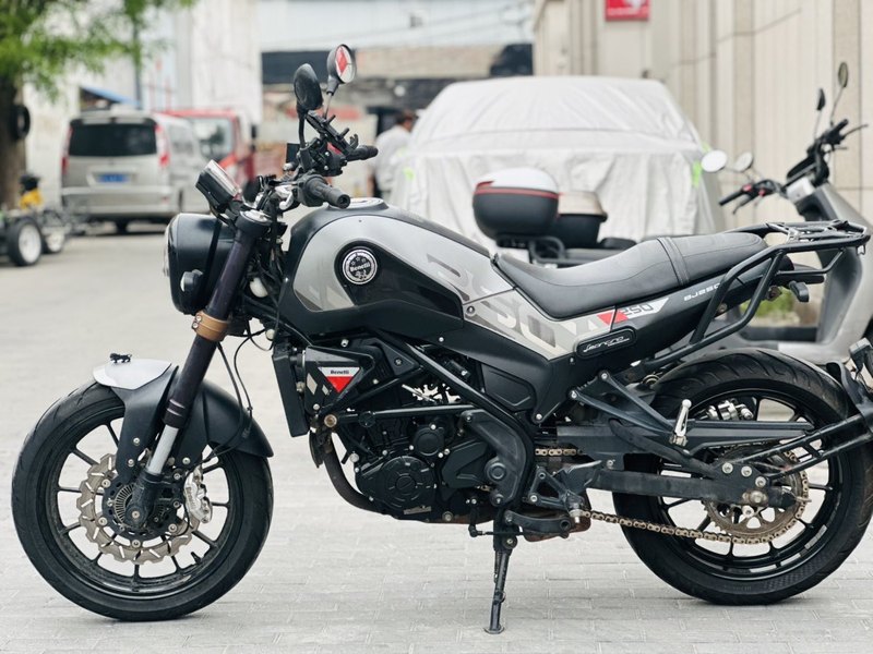 二手贝纳利幼狮 Leoncino 250