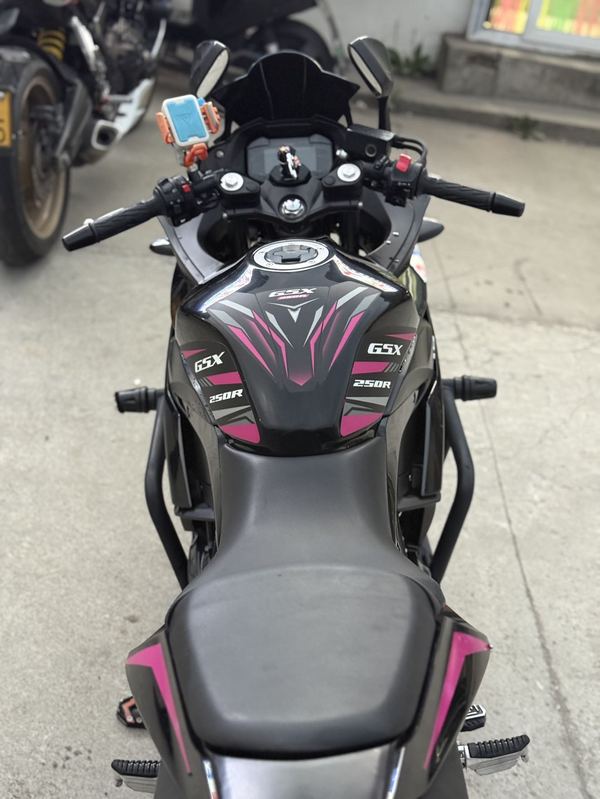 二手豪爵铃木GSX250R
