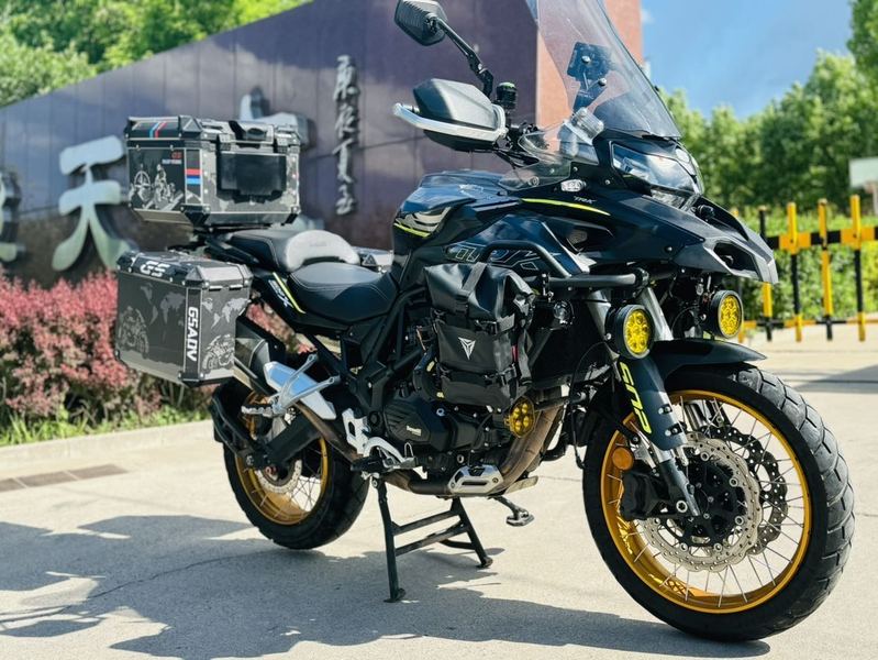 二手贝纳利金鹏 TRK502