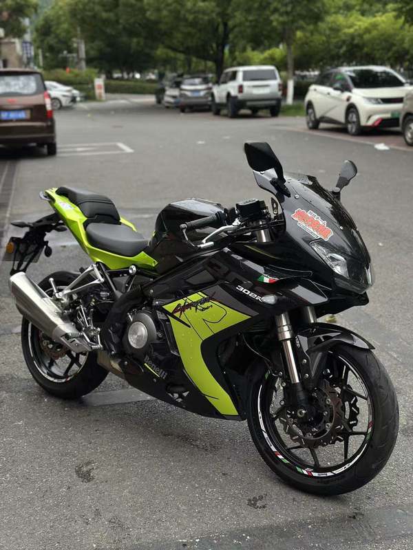 二手贝纳利龙卷风 Tornado 302R