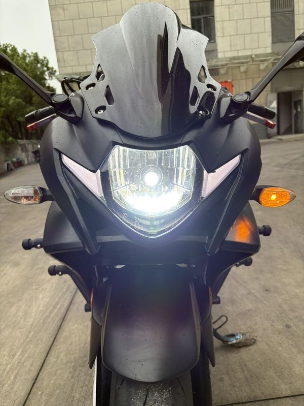 二手豪爵铃木GSX250R