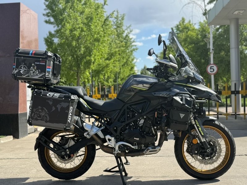 二手贝纳利金鹏 TRK502