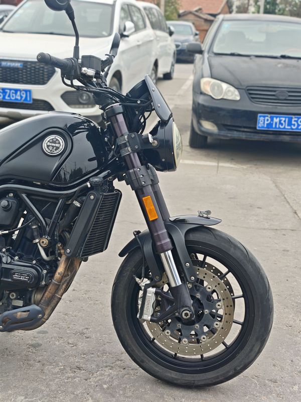 二手贝纳利幼狮 Leoncino 500