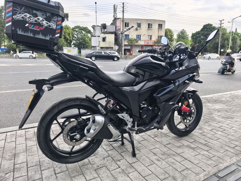 二手济南铃木极客飒 Gixxer 155