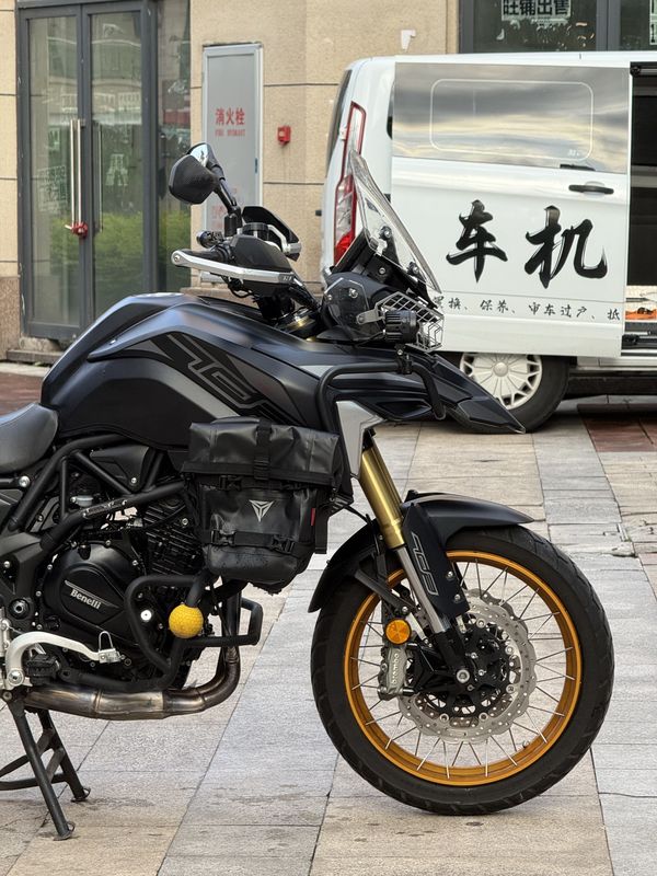 二手贝纳利TRK702