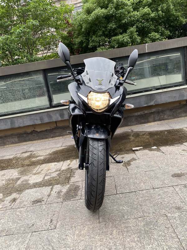 二手豪爵铃木GSX250R