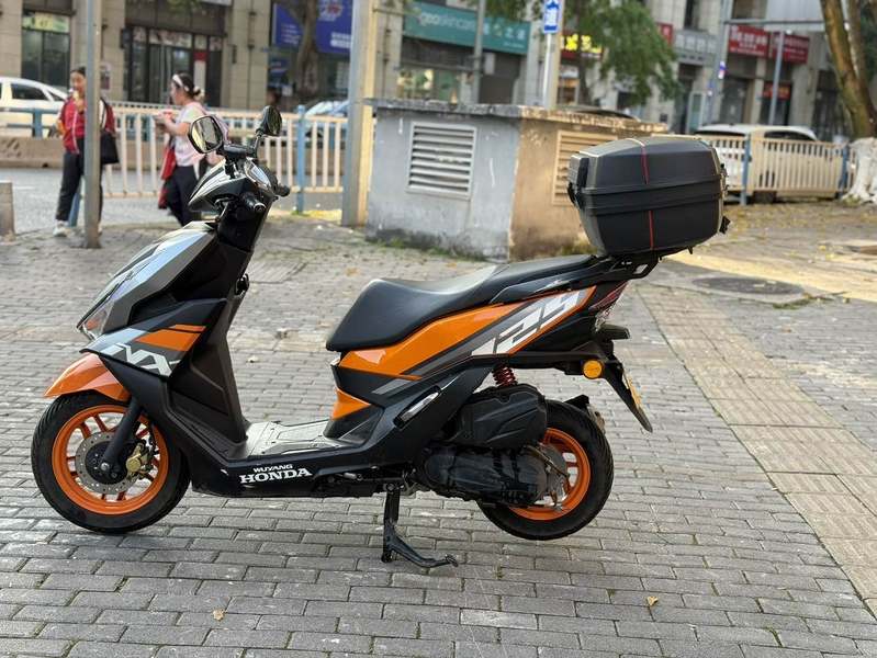二手五羊本田NX125
