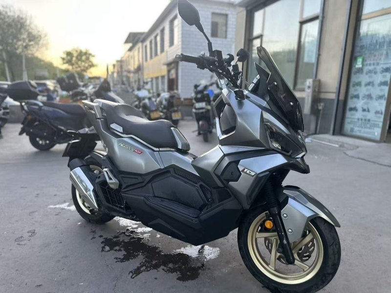 二手三阳哈士奇 Husky ADV150