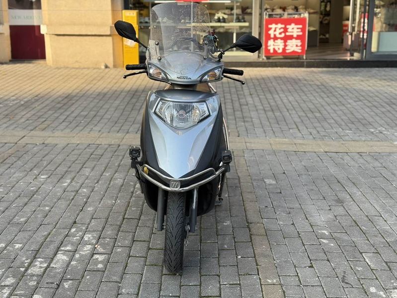 二手五羊本田SCR 喜鲨125