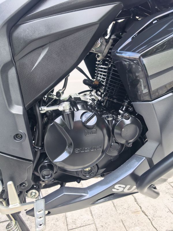 二手济南铃木极客飒 Gixxer 155