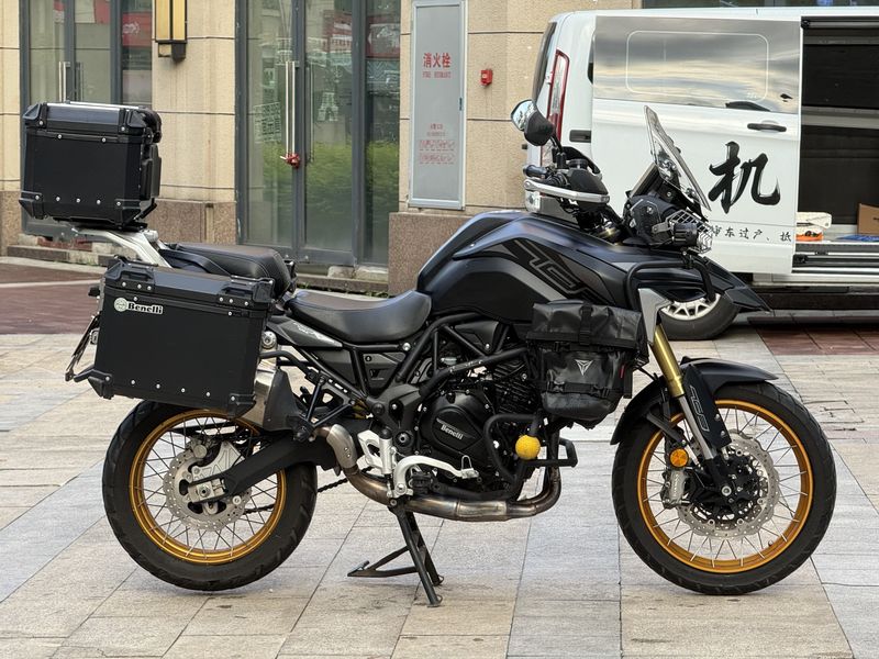 二手贝纳利TRK702
