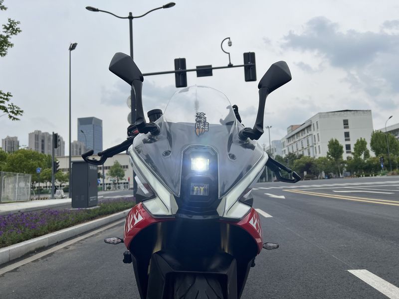 二手贝纳利龙卷风 Tornado 552R