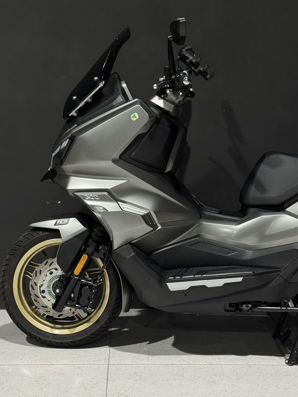 二手三阳哈士奇 Husky ADV300