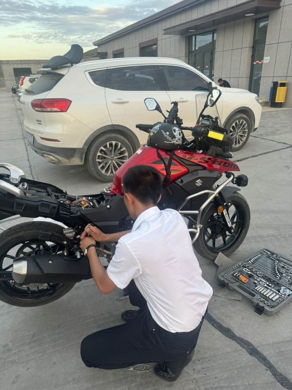 二手豪爵铃木DL250