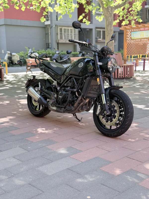 二手贝纳利幼狮 Leoncino 500