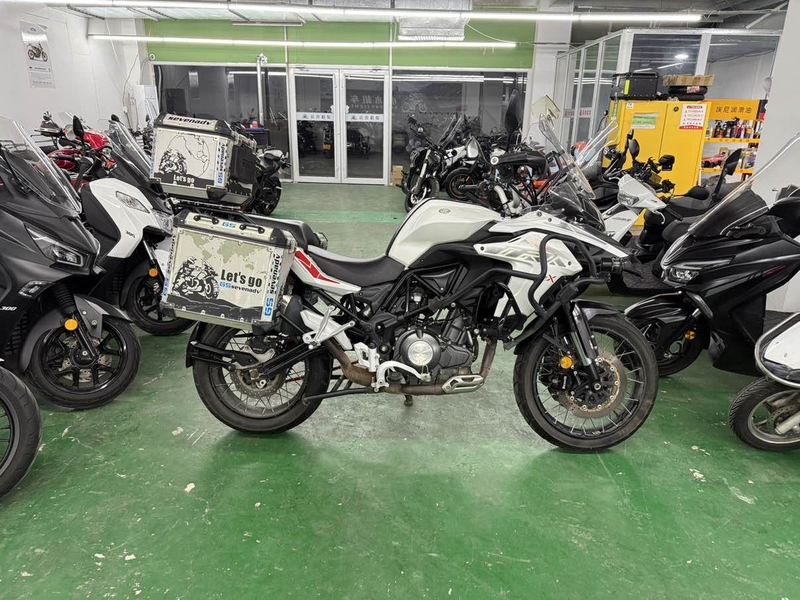 二手贝纳利金鹏 TRK502