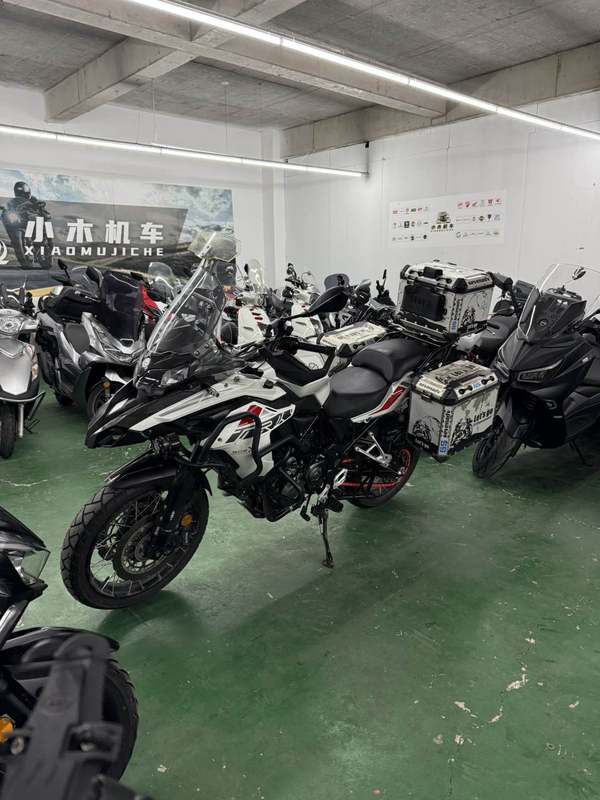 二手贝纳利金鹏 TRK502