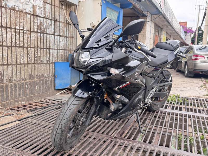 二手豪爵铃木GSX250R
