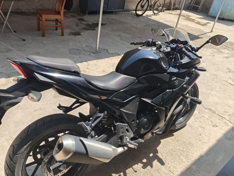 二手豪爵铃木GSX250R