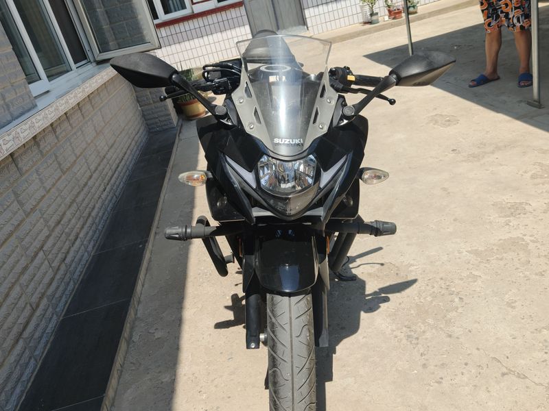 二手豪爵铃木GSX250R
