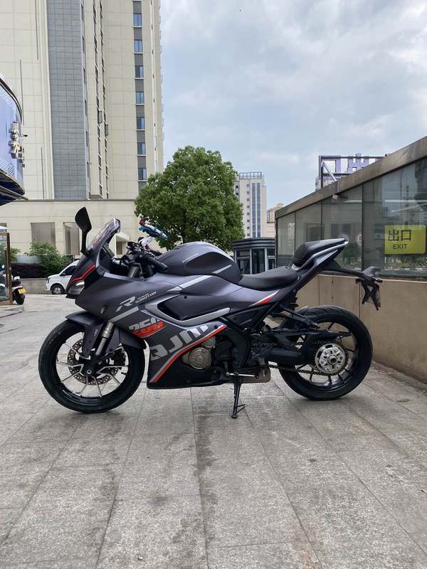 二手QJMOTOR赛250