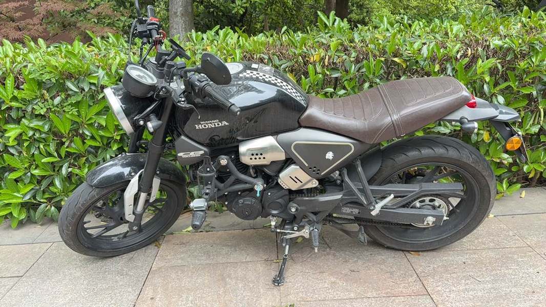 二手五羊本田鸷道 CB190SS