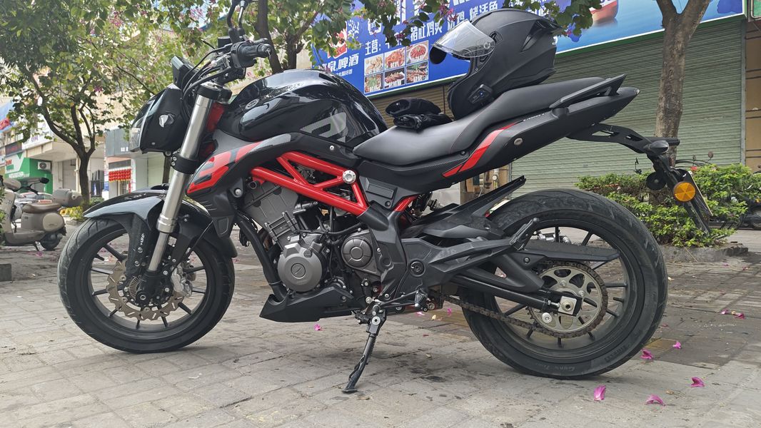 二手贝纳利蓝宝龙 BN302S