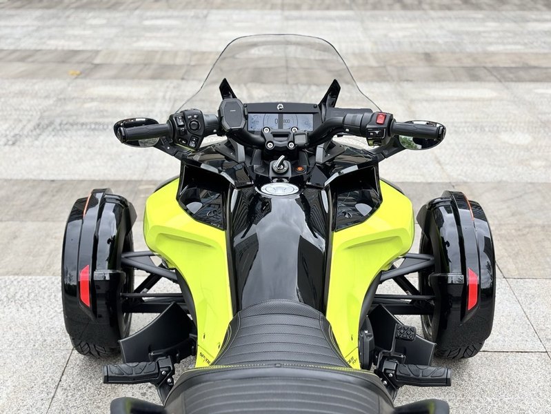二手庞巴迪Spyder F3 
