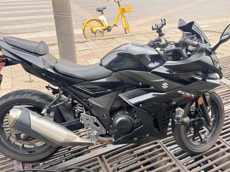 二手豪爵铃木GSX250R