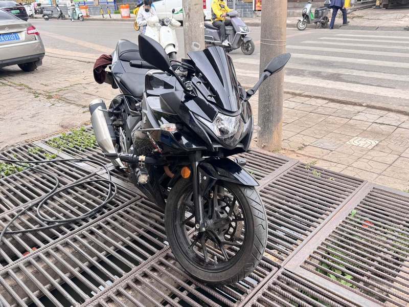 二手豪爵铃木GSX250R