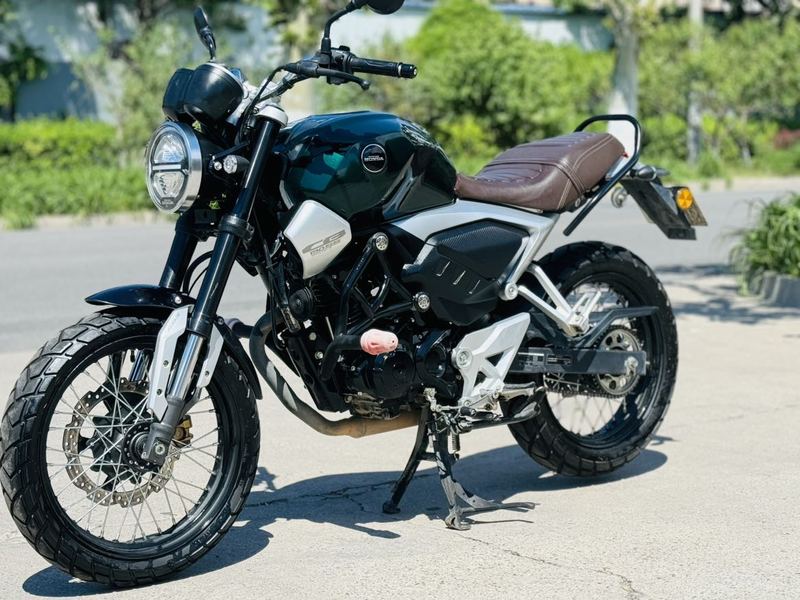二手五羊本田鸷道 CB190SS