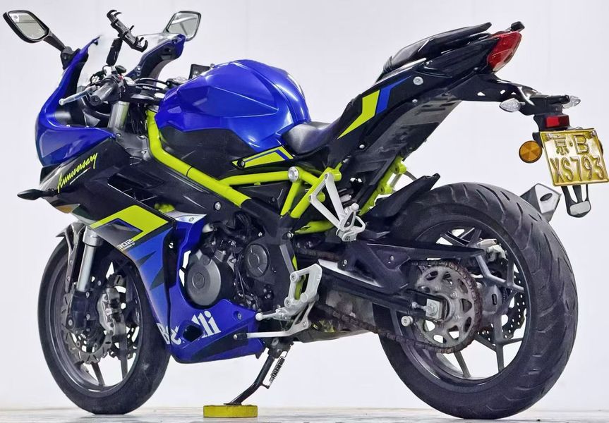 二手贝纳利龙卷风 Tornado 302R
