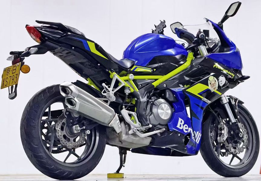 二手贝纳利龙卷风 Tornado 302R