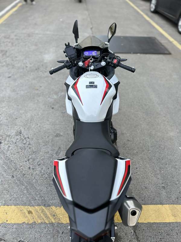 二手本田CBR400R