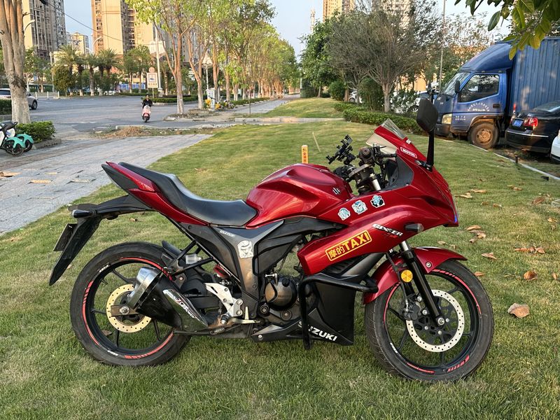 二手济南铃木极客飒 Gixxer 155