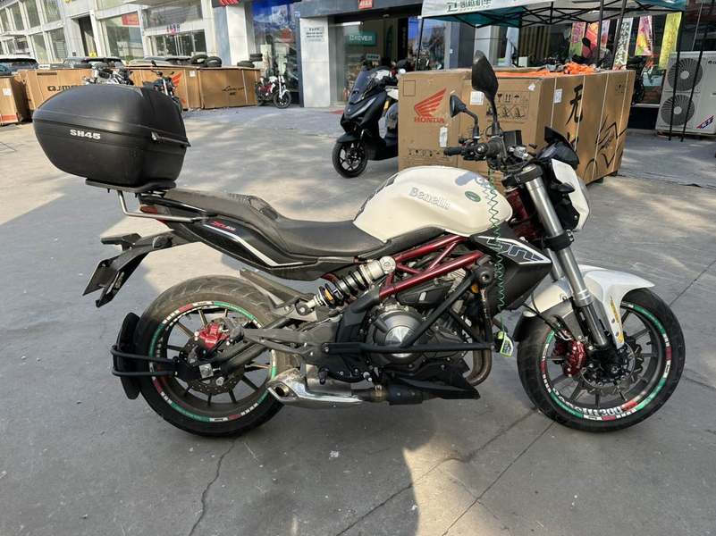 二手贝纳利蓝宝龙 BN302S