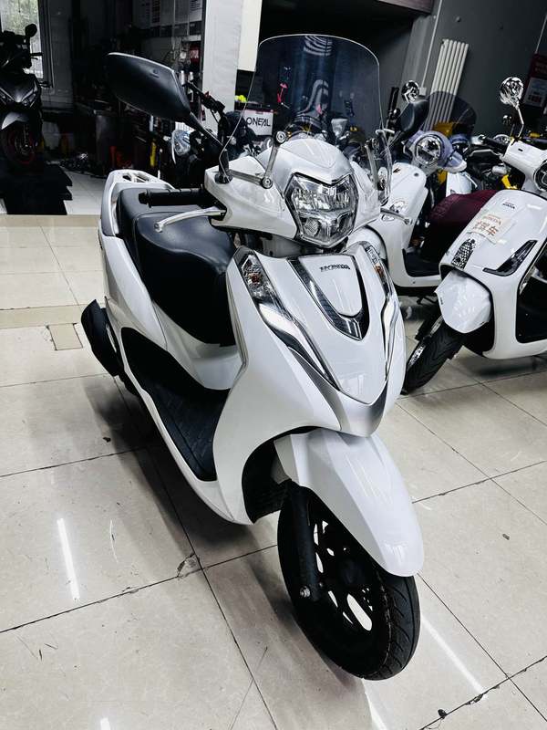 二手五羊本田Lead125