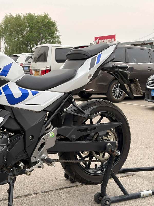 二手豪爵铃木GSX250R