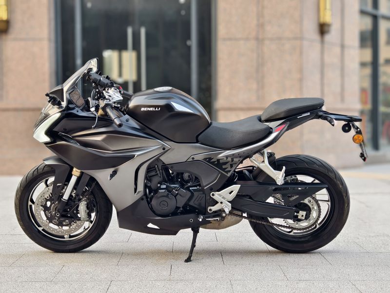 二手贝纳利龙卷风 Tornado 552R