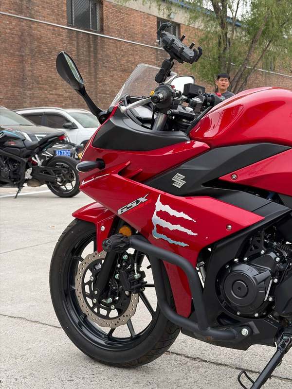 二手豪爵铃木GSX250R