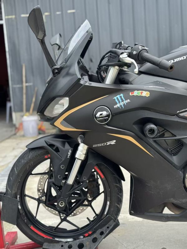 二手QJMOTOR赛250