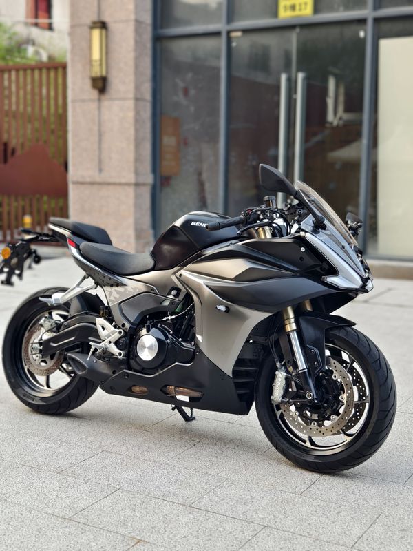 二手贝纳利龙卷风 Tornado 552R
