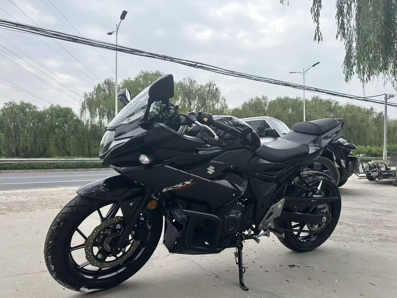 二手豪爵铃木GSX250R