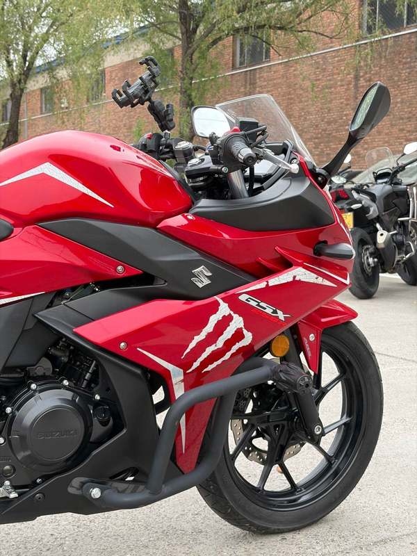 二手豪爵铃木GSX250R