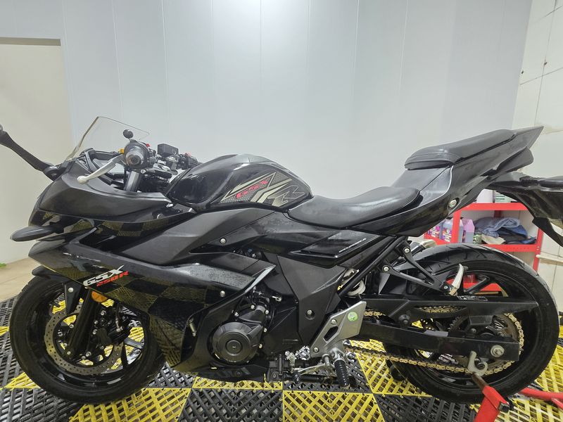 二手豪爵铃木GSX250R