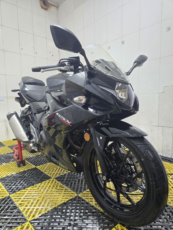 二手豪爵铃木GSX250R
