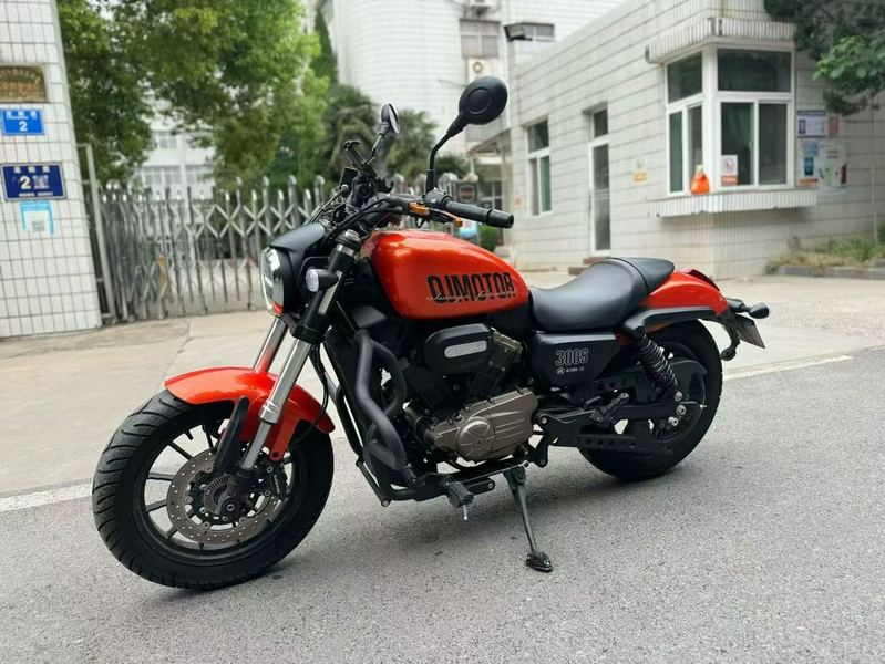 二手QJMOTOR闪300