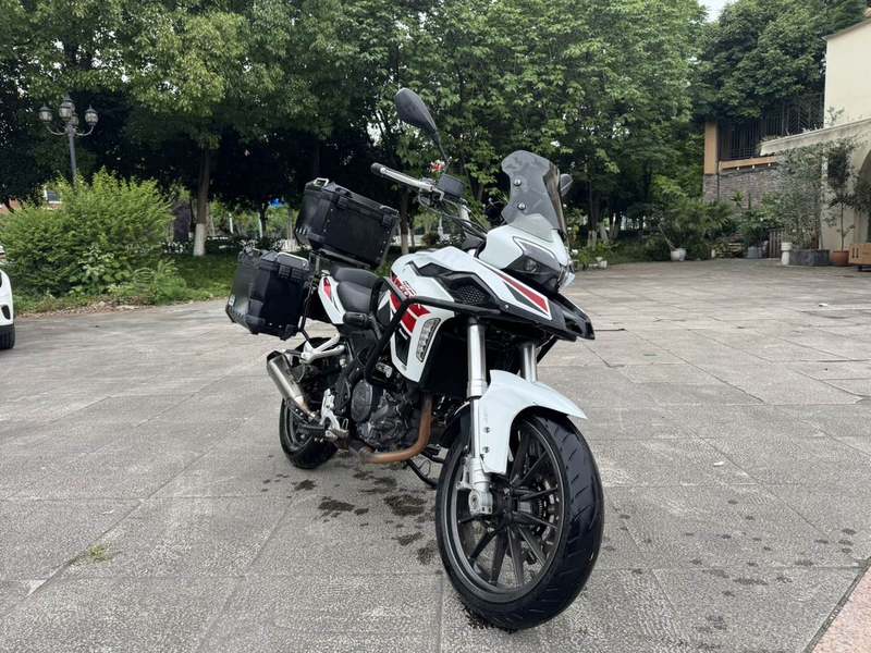 二手贝纳利金鹏 TRK251