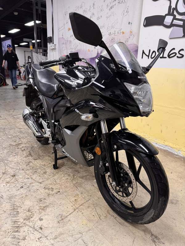 二手济南铃木极客飒 Gixxer 155